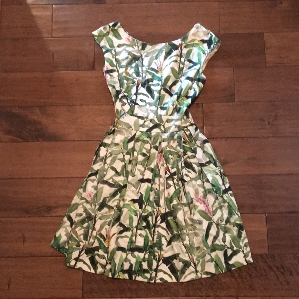 Hawaiian/Leaf Print Dress